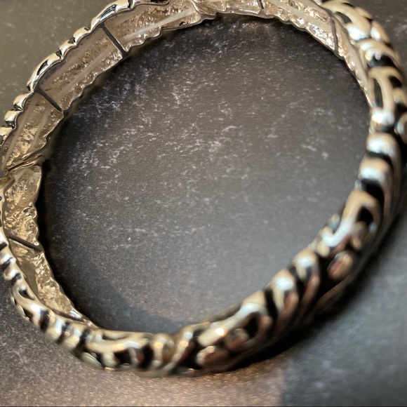 Bangle Trio| Smithsonian Institution Exclusive - Picture 8 of 13